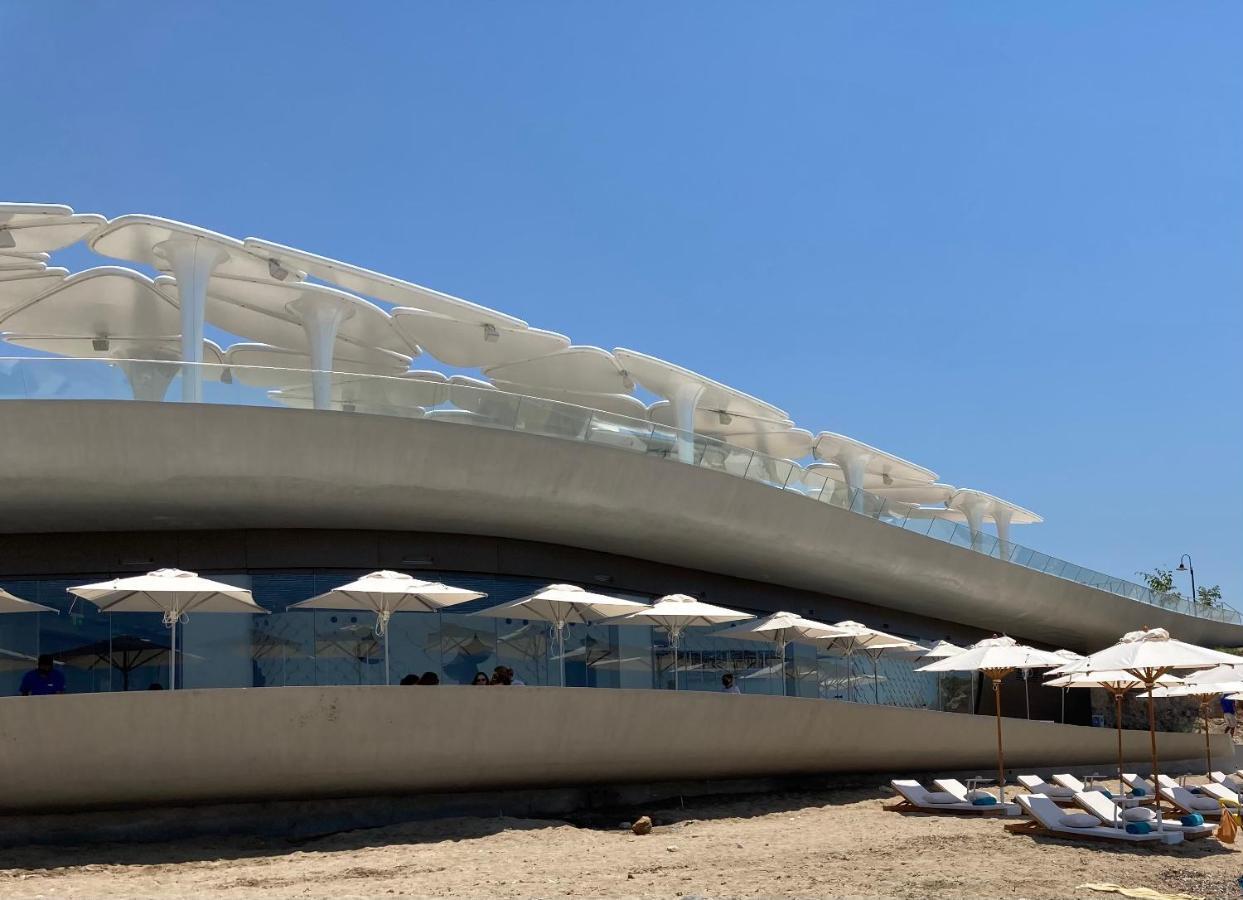 Sun Julz Apartments On The Beach Paphos Eksteriør billede